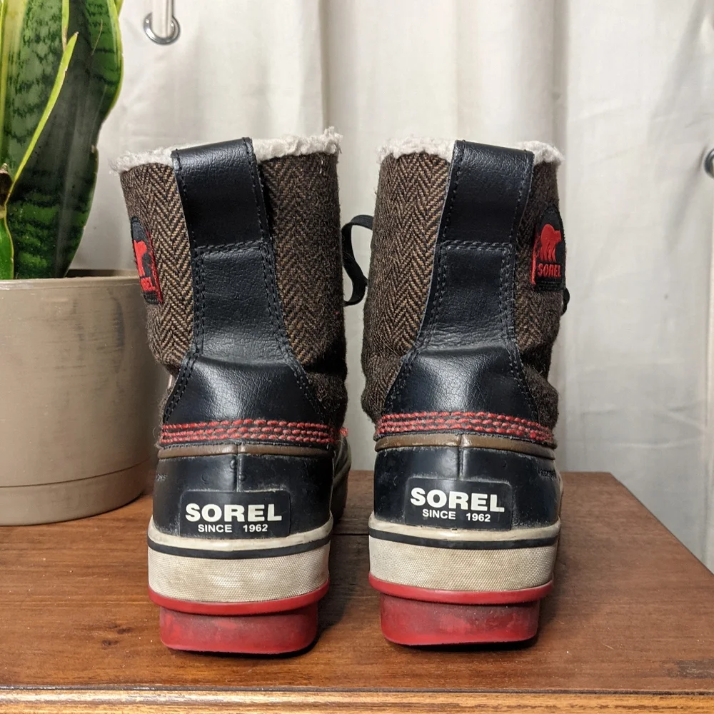 Sorel Tivoli brown black waterproof winter boots Size 6.5